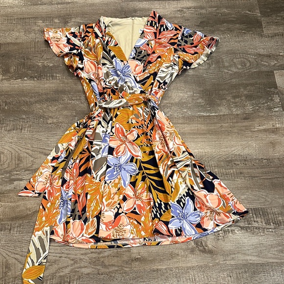 NorthStyle Dresses & Skirts - NorthStyle Faux Wrap Dress Size 14